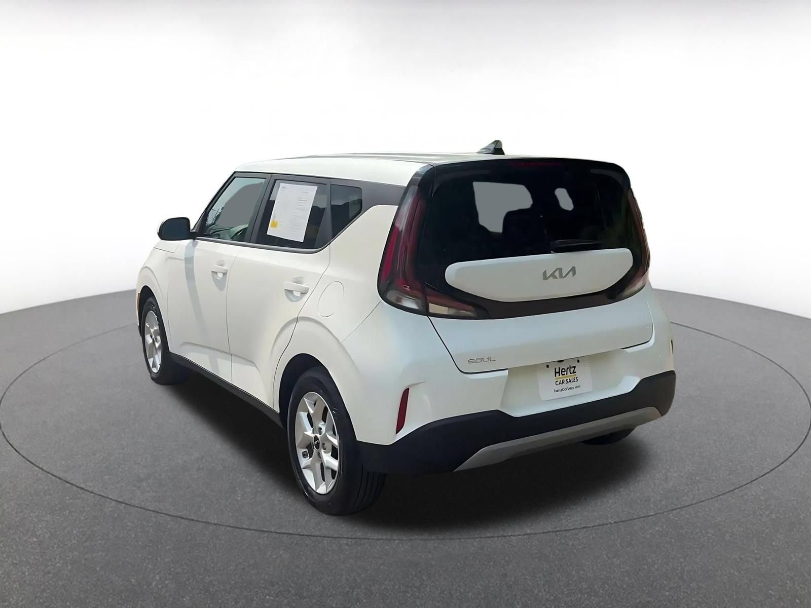 Used 2025 Kia Soul LX w/ LX Technology Package FWD image 10