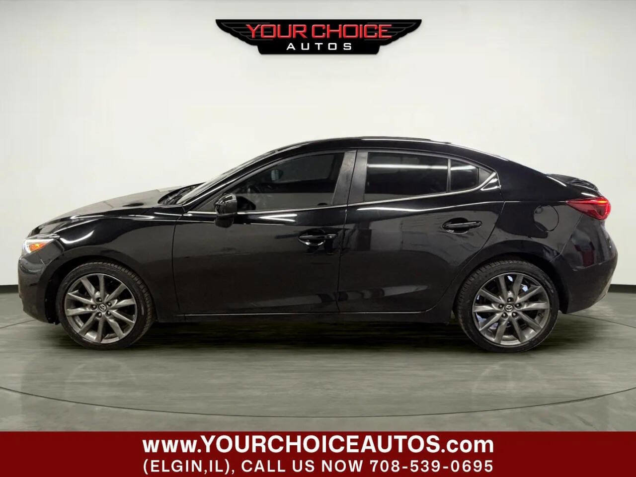 Used 2018 MAZDA MAZDA3 Grand Touring w/ Premium Equipment Package FWD image 2