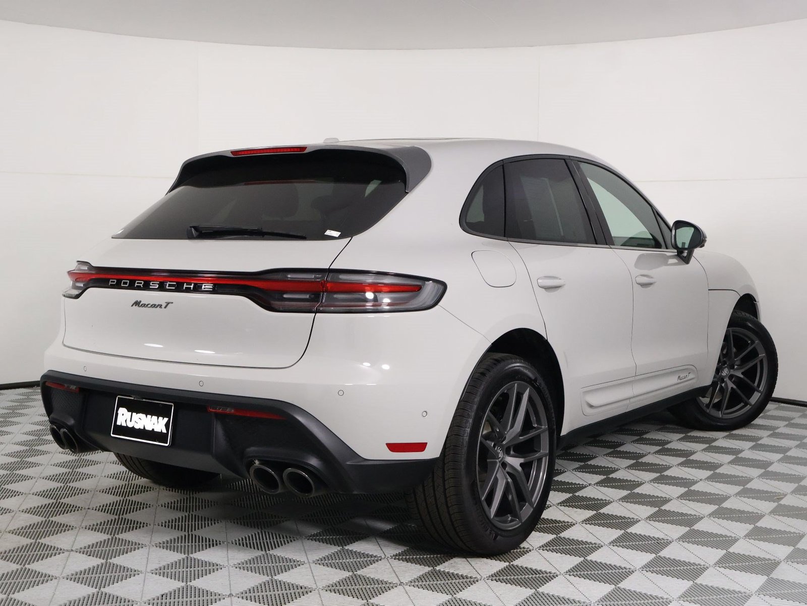 Certified 2026 Porsche Macan Turbo AWD/4WD image 7