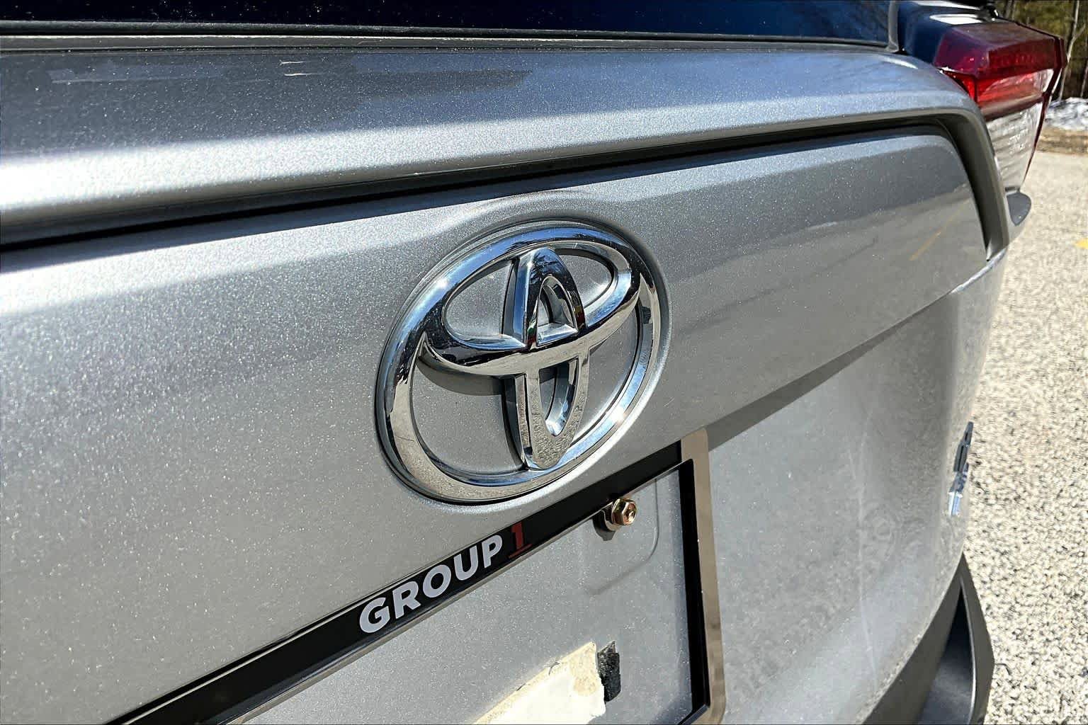 Used 2020 Toyota RAV4 LE w/ All Weather Liner Package AWD/4WD image 33