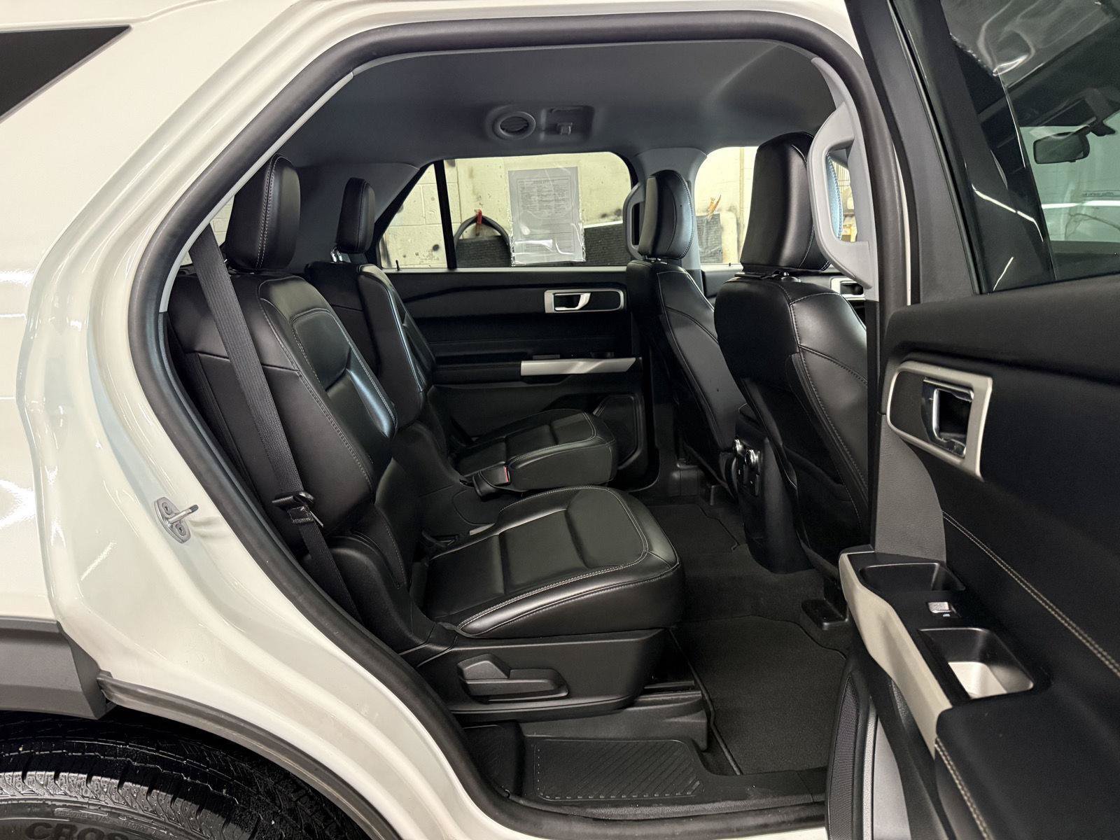 Certified 2021 Ford Explorer XLT w/ Equipment Group 202A AWD/4WD image 28