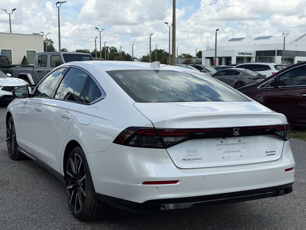 Used 2025 Honda Accord Touring image 7