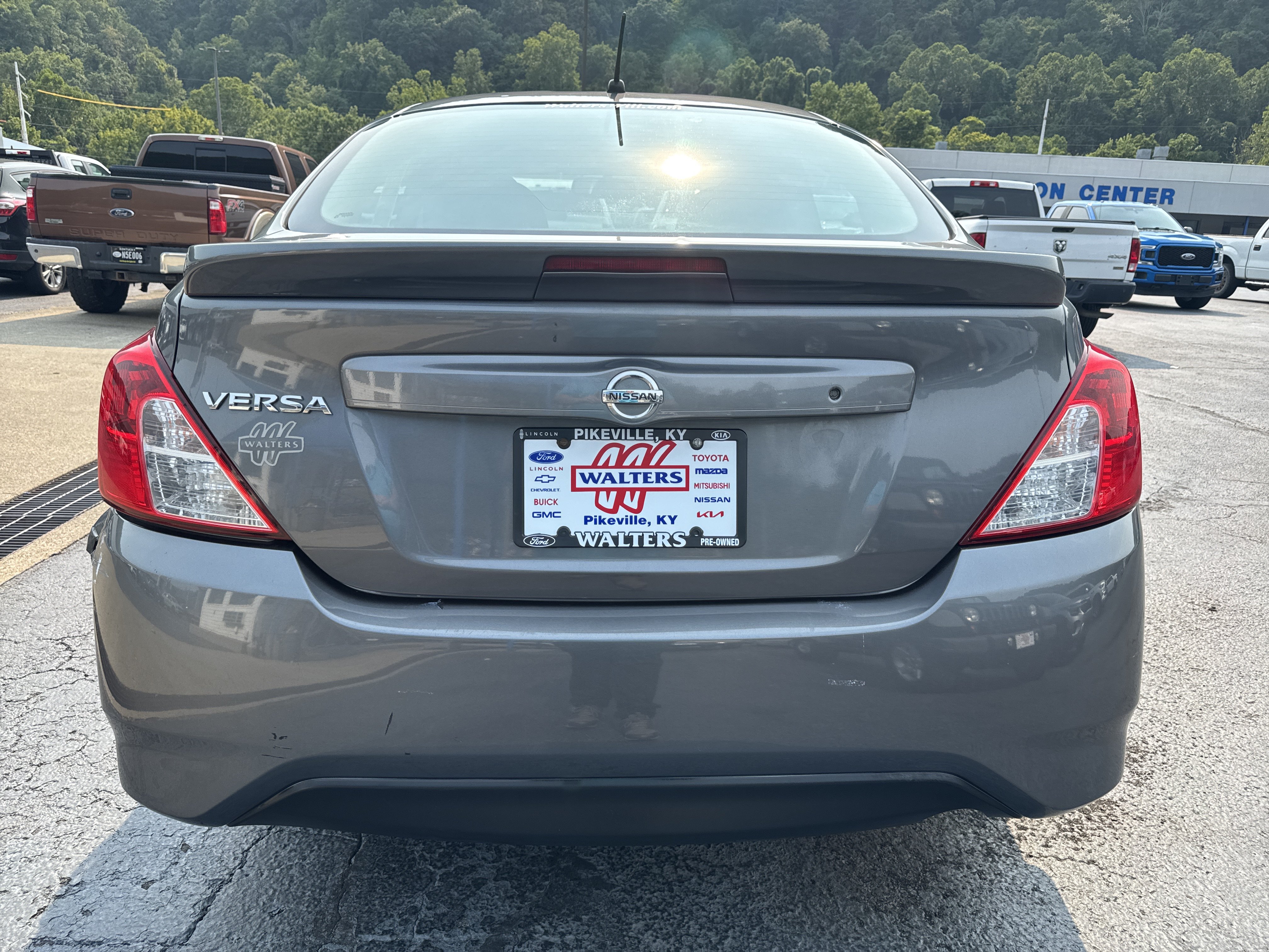 Used 2017 Nissan Versa S Plus FWD image 6