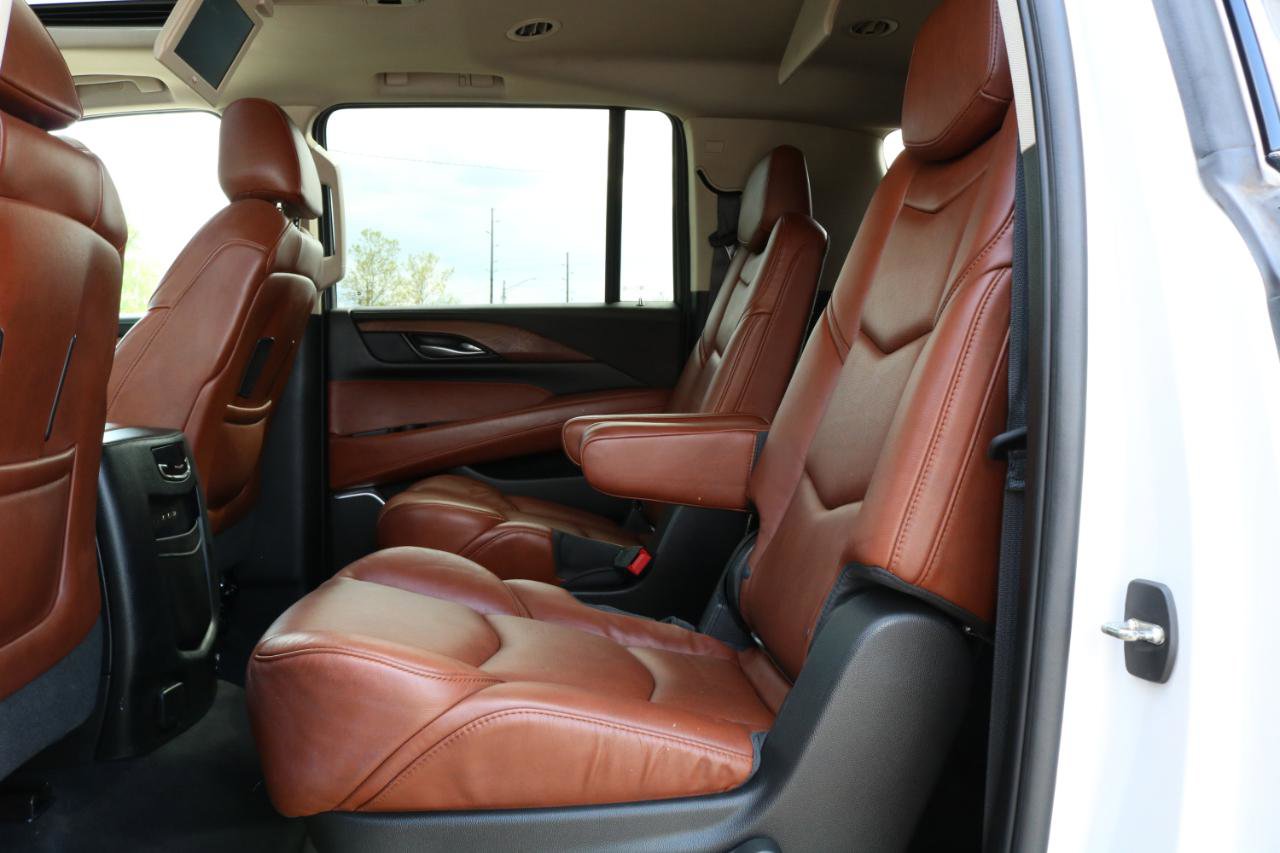 Used 2018 Cadillac Escalade ESV Luxury AWD/4WD image 41