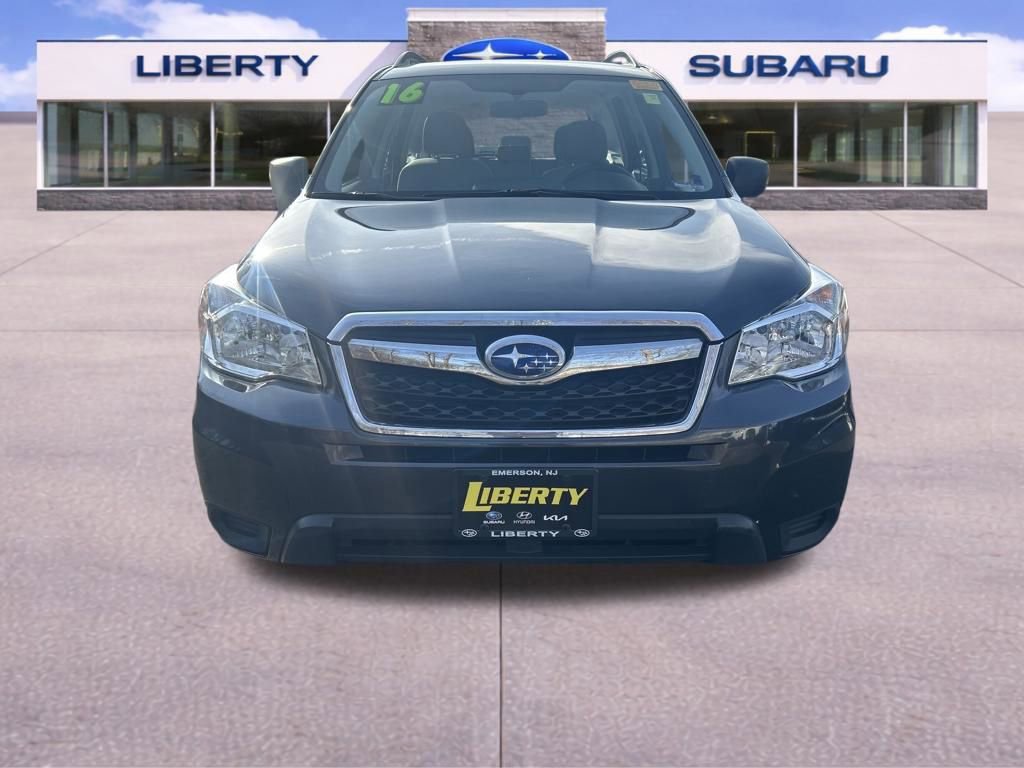 Used 2016 Subaru Forester 2.5i w/ Alloy Wheel Package image 8