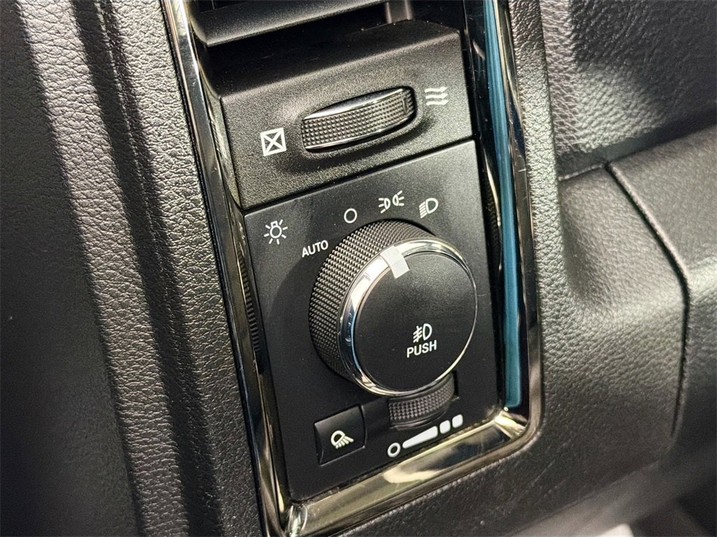 Used 2018 RAM 1500 Sport w/ Sport Premium Group image 10