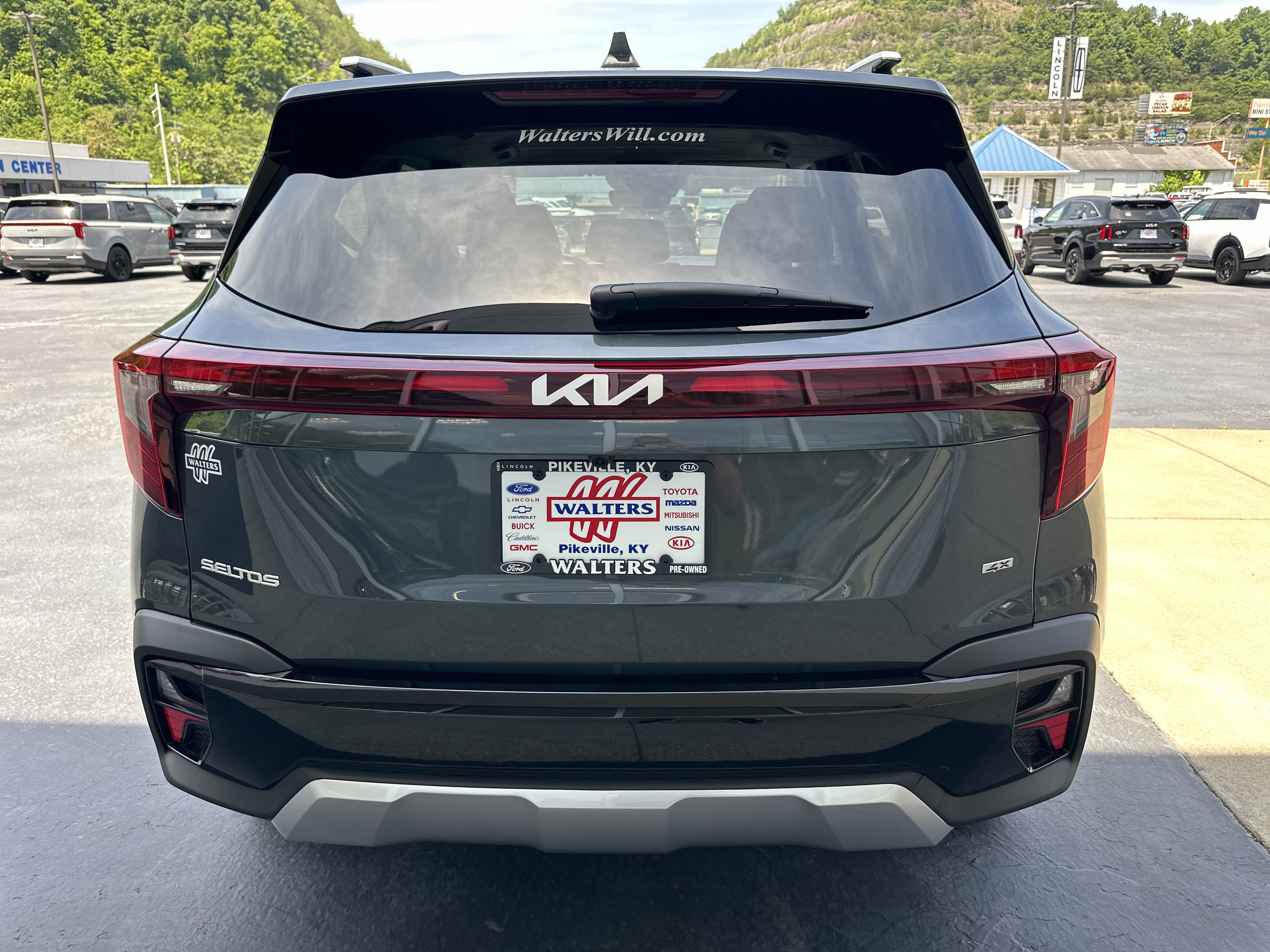 New 2026 Kia Seltos S AWD/4WD image 3