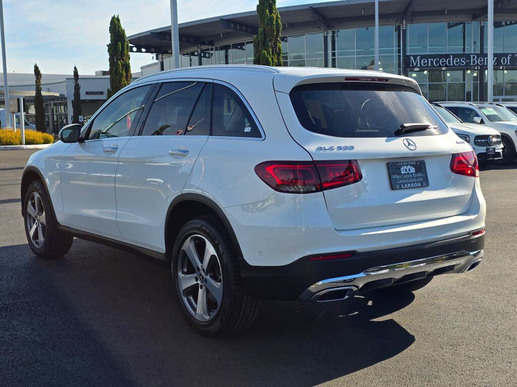 Used 2022 Mercedes-Benz GLC 300 4MATIC image 4