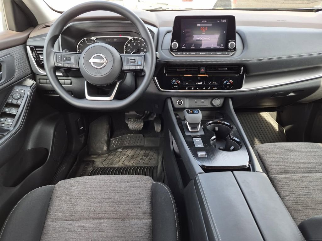 Used 2022 Nissan Rogue SV image 15