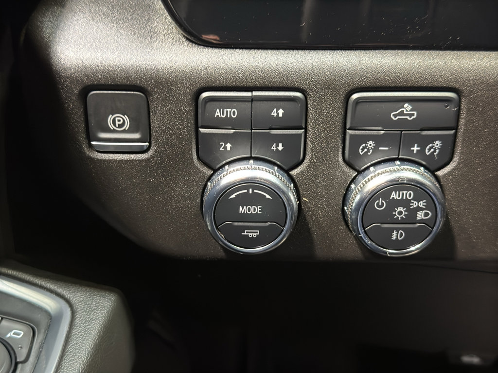 Used 2024 GMC Sierra 1500 Elevation image 33