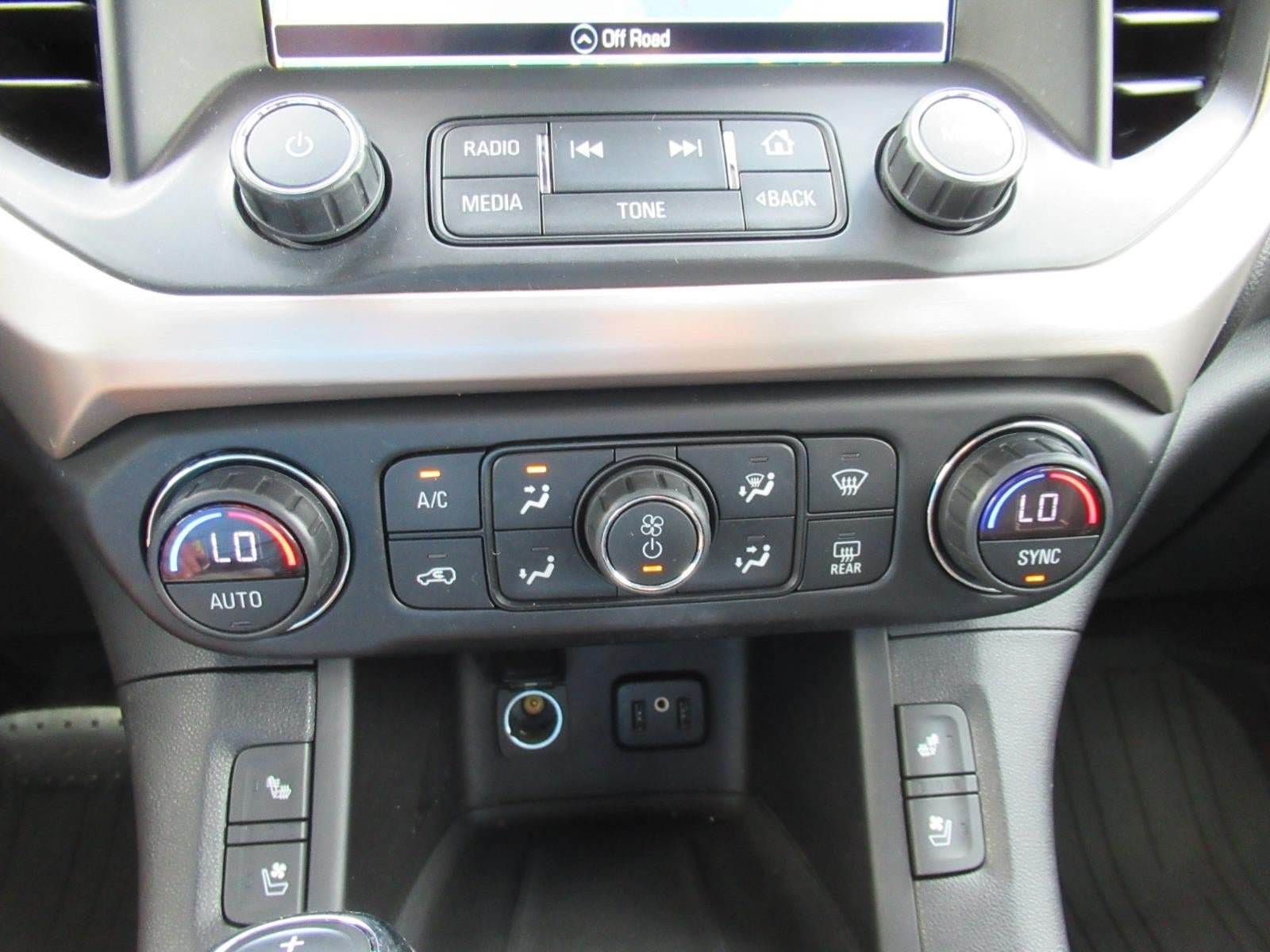 Used 2019 GMC Acadia Denali w/ Technology Package FWD image 30