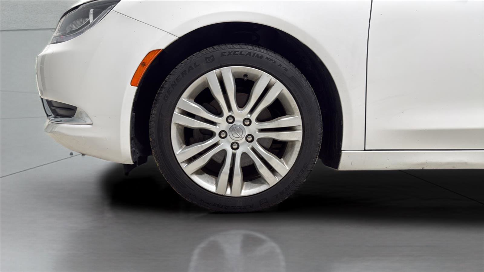 Used 2016 Chrysler 200 Limited FWD image 24