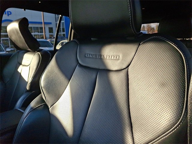 Used 2022 Jeep Grand Cherokee Overland w/ Luxury Tech Group IV image 15