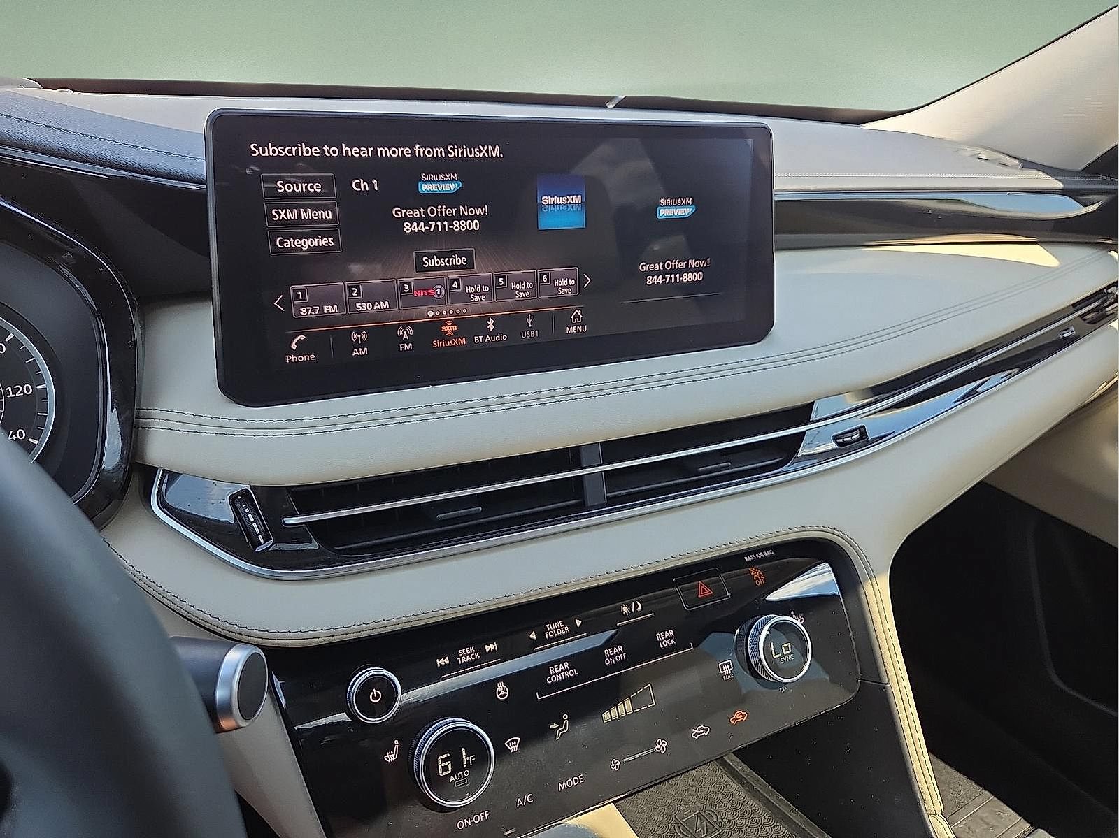 Used 2025 INFINITI QX60 Pure FWD image 16