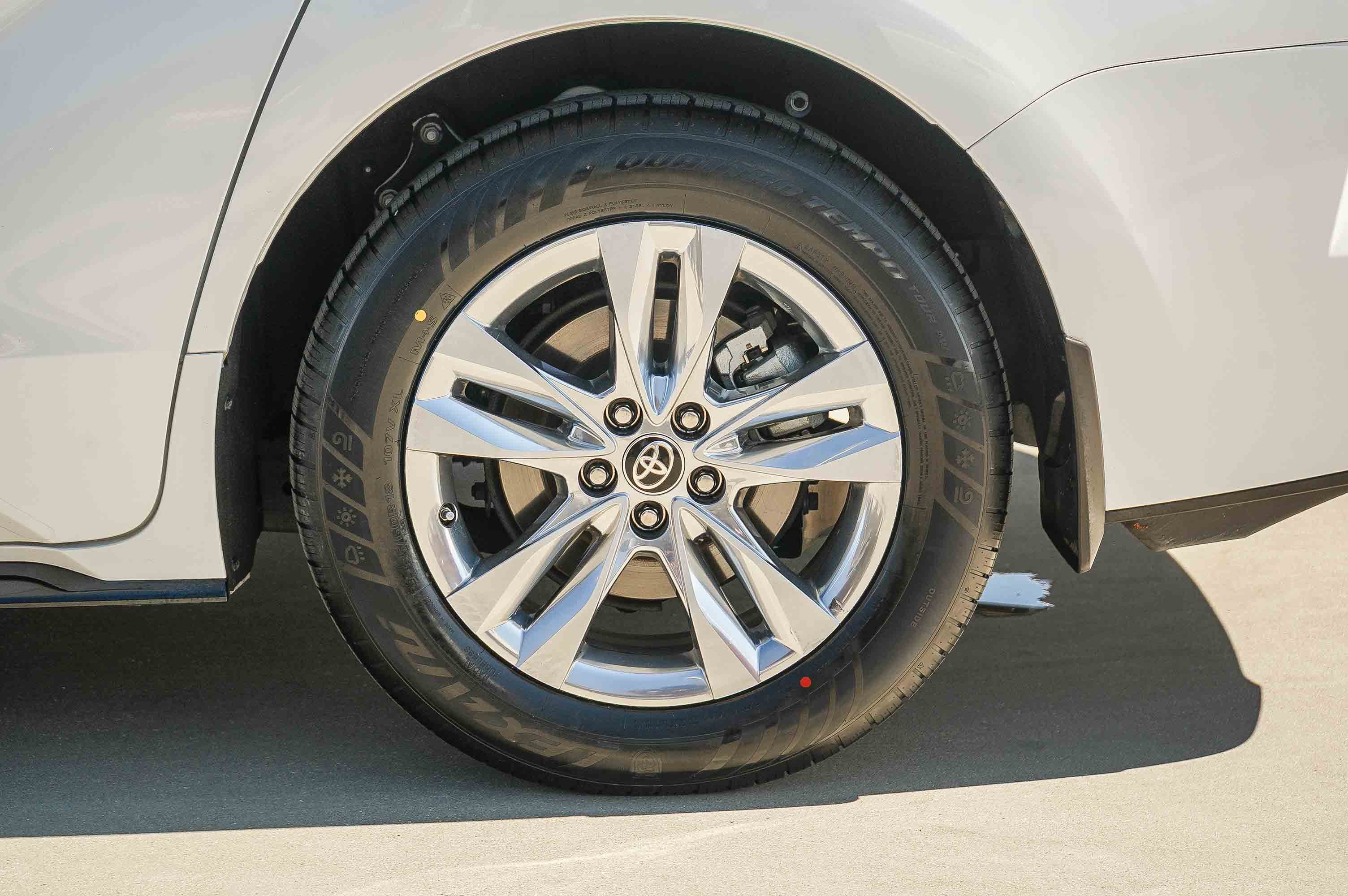 Certified 2024 Toyota Sienna Limited image 6