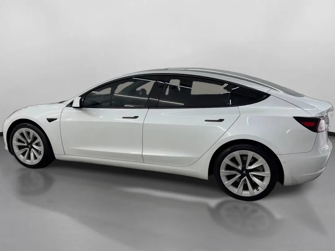 Used 2021 Tesla Model 3 Standard Range Plus RWD image 5