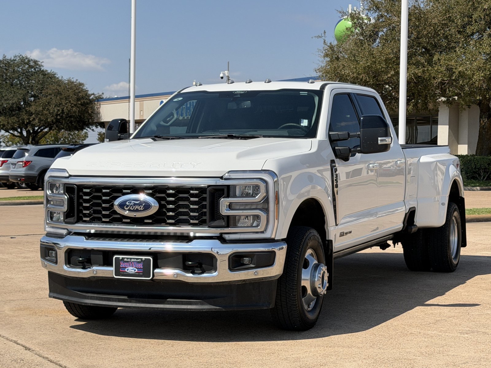Used 2025 Ford F350 Lariat w/ Lariat Ultimate Package AWD/4WD image 8