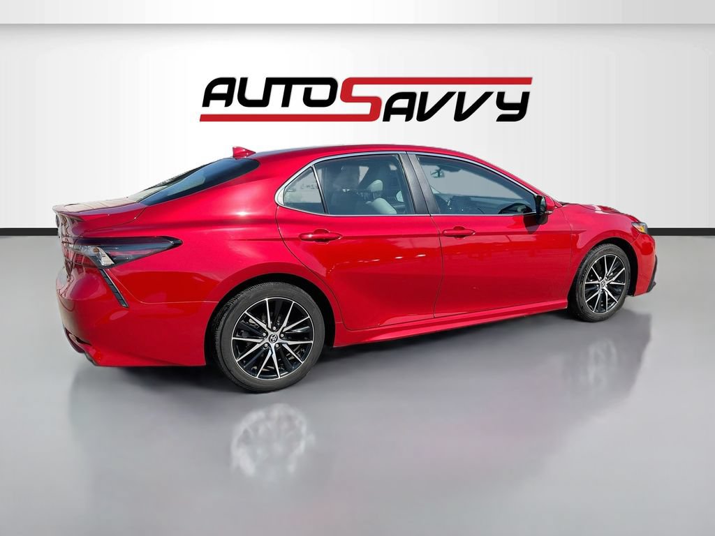 Used 2022 Toyota Camry SE FWD image 7