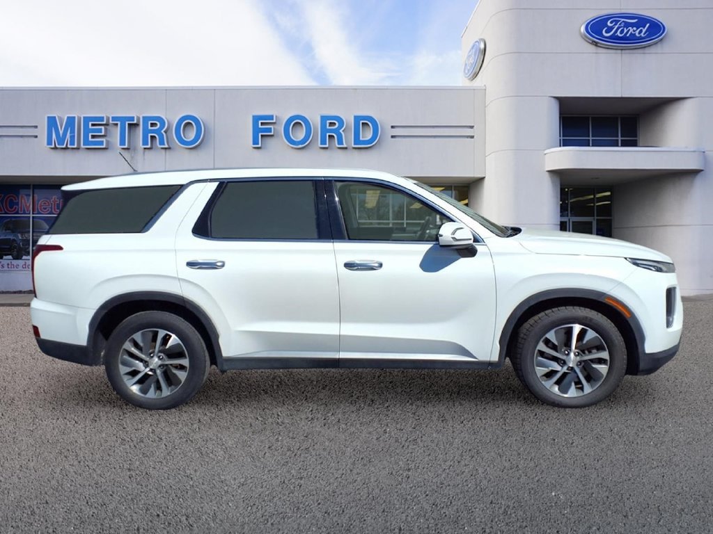 Used 2022 Hyundai Palisade SEL w/ Cargo Package FWD image 2