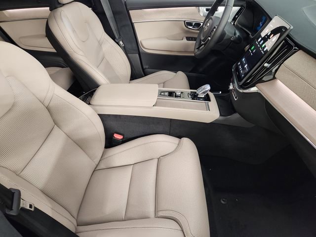 New 2026 Volvo XC90 T8 Ultra w/ Lounge Package image 3