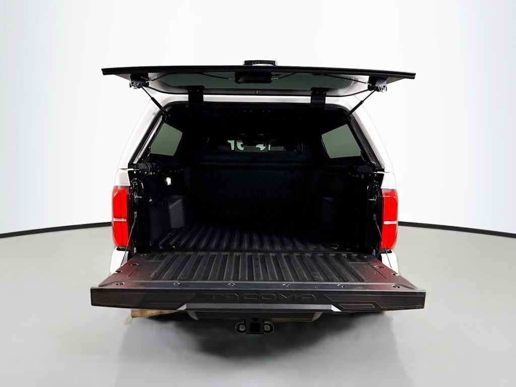 Certified 2024 Toyota Tacoma TRD Off-Road AWD/4WD image 27