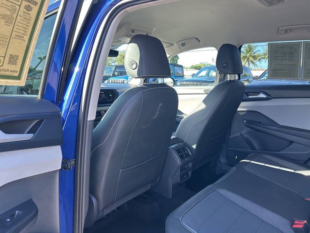 Used 2024 Volkswagen Taos SE image 32