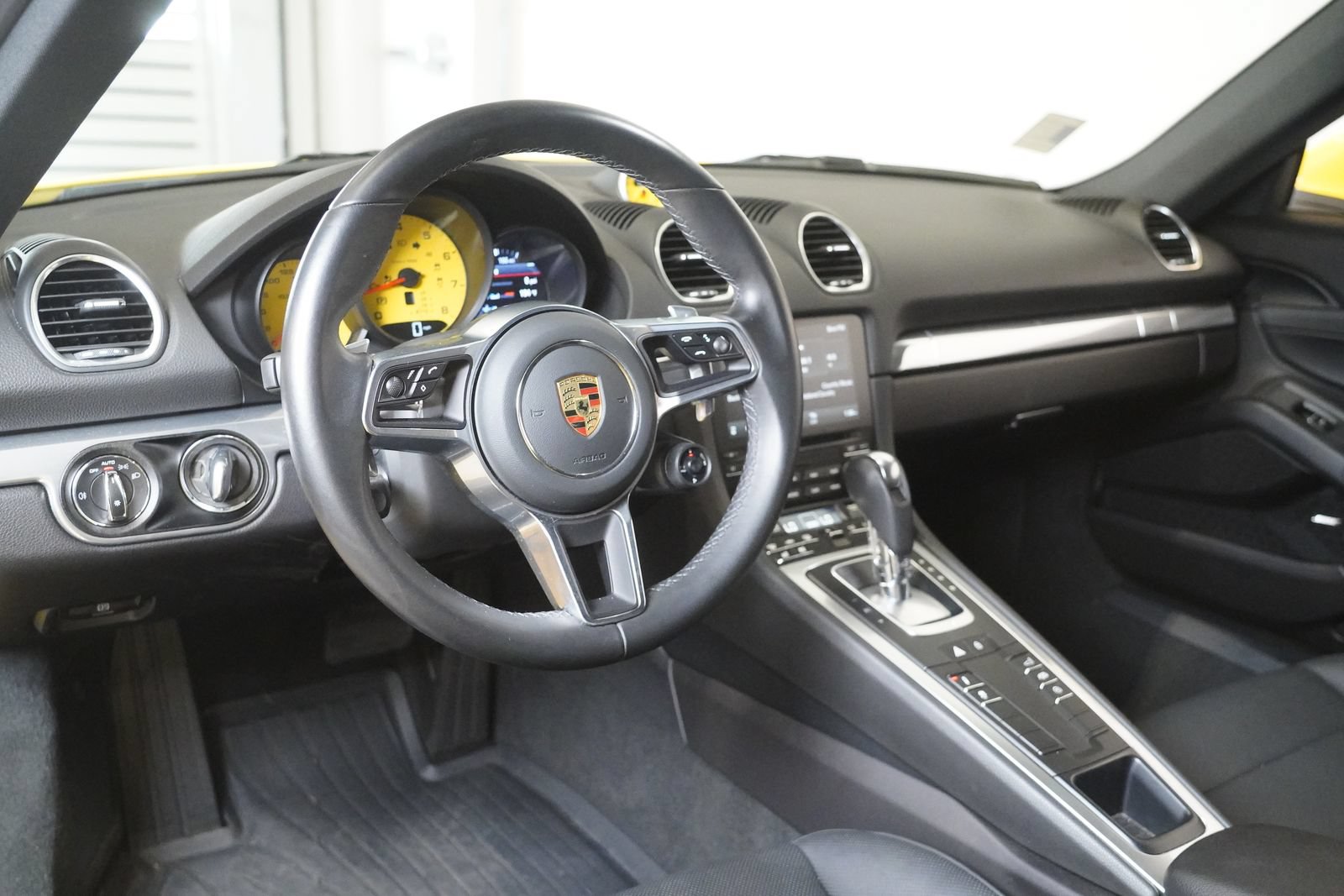 Used 2021 Porsche 718 Cayman RWD image 13