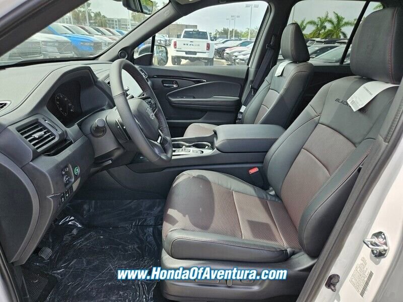 New 2025 Honda Ridgeline Black Edition image 6