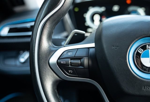 Used 2019 BMW i8 Base image 30