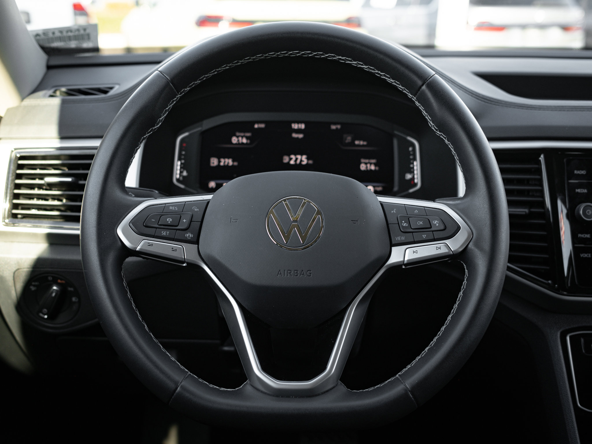 Used 2023 Volkswagen Atlas SE image 16