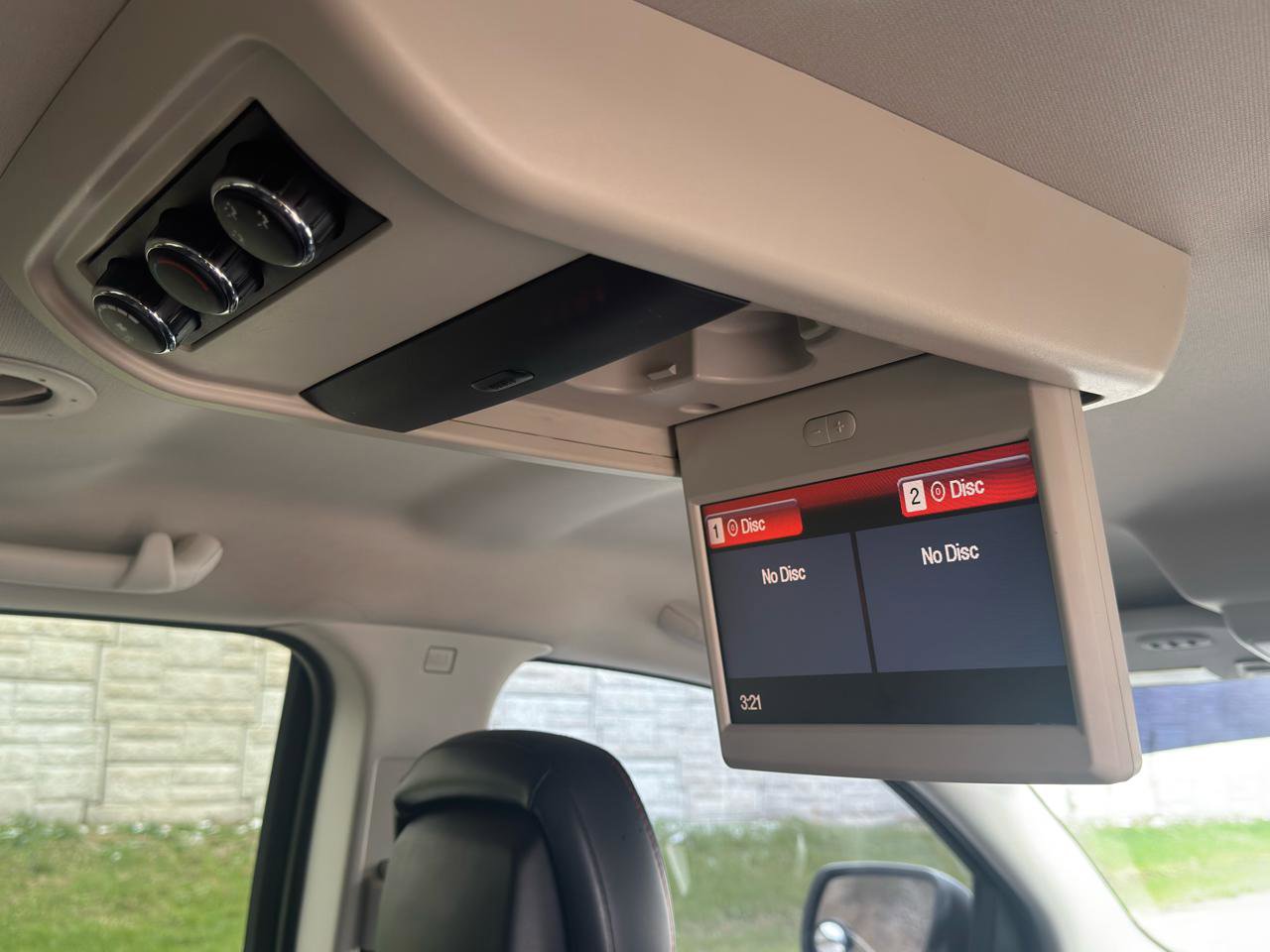 Used 2012 Dodge Journey R/T w/ Flexible Seating Group image 34