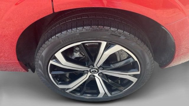 Used 2022 Volvo XC60 T8 R-Design w/ Advanced Package AWD/4WD image 3