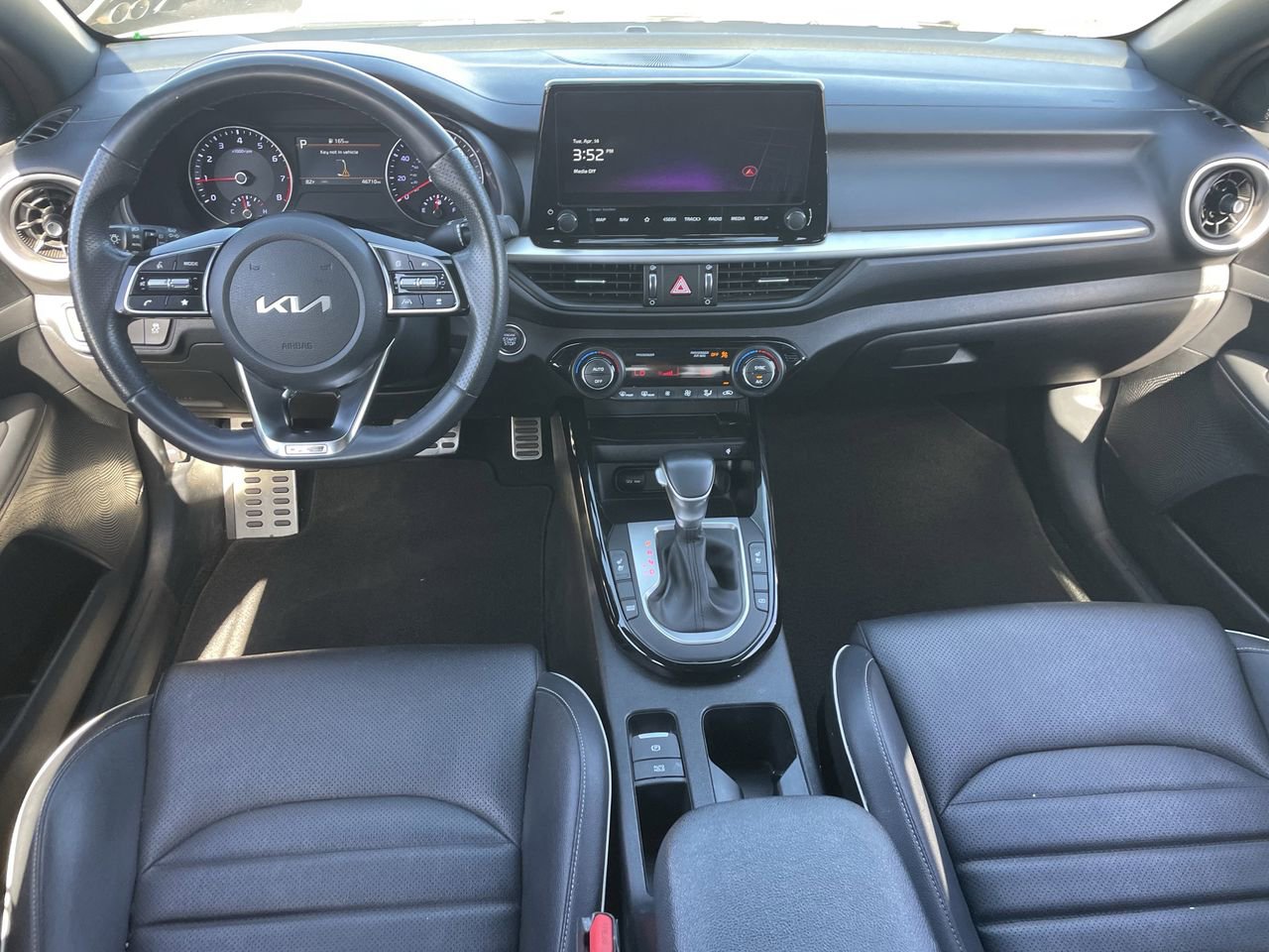 Used 2024 Kia Forte GT-Line w/ GT-Line Premium Package image 15