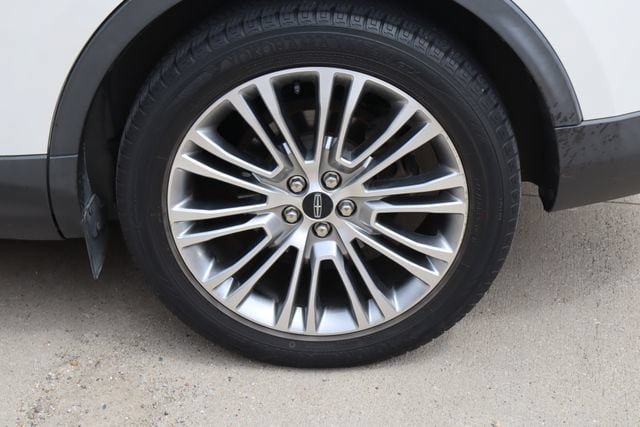 Used 2016 Lincoln MKX Reserve w/ Climate Package FWD image 28