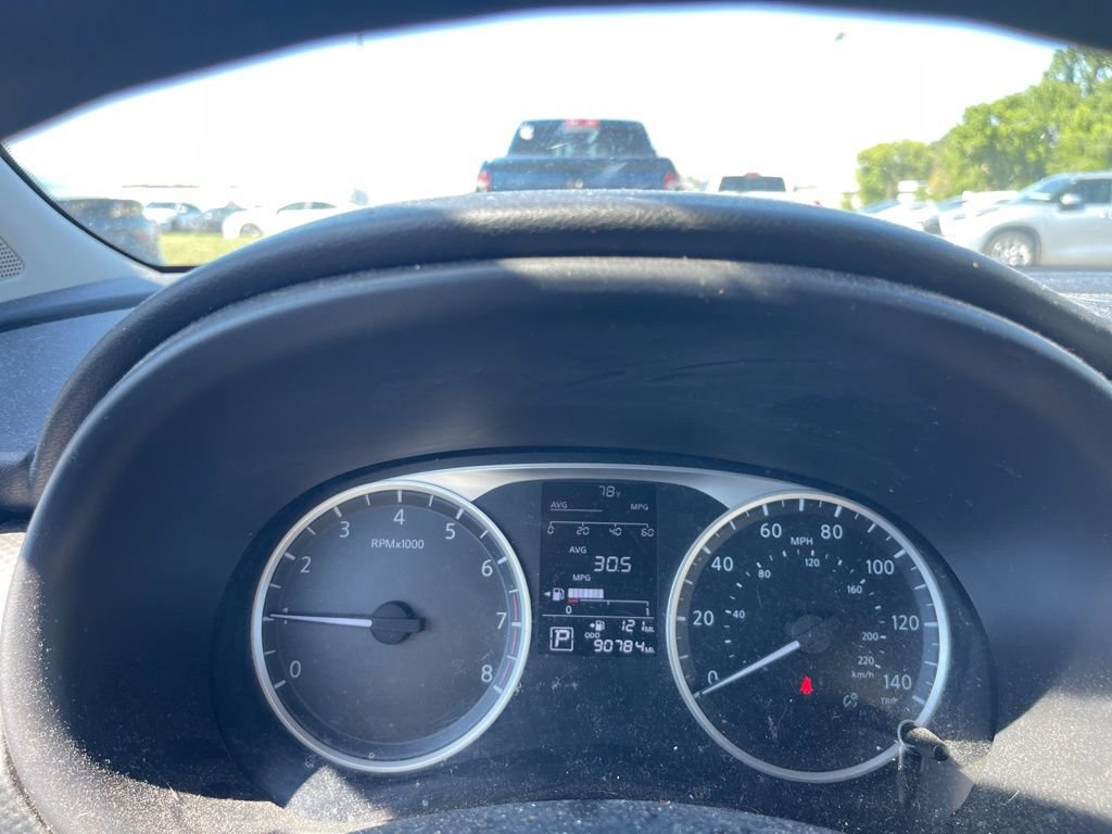 Used 2021 Nissan Kicks S FWD image 10
