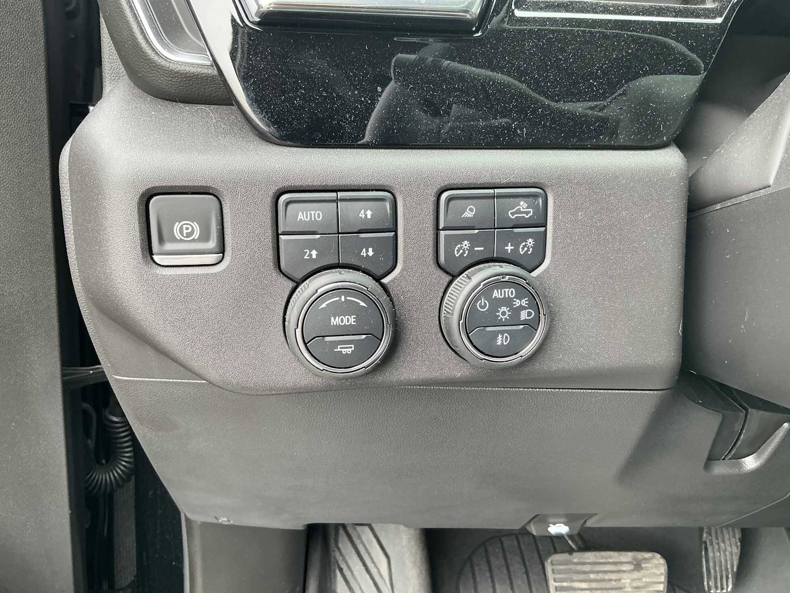 Used 2025 Chevrolet Silverado 1500 LT Trail Boss AWD/4WD image 15
