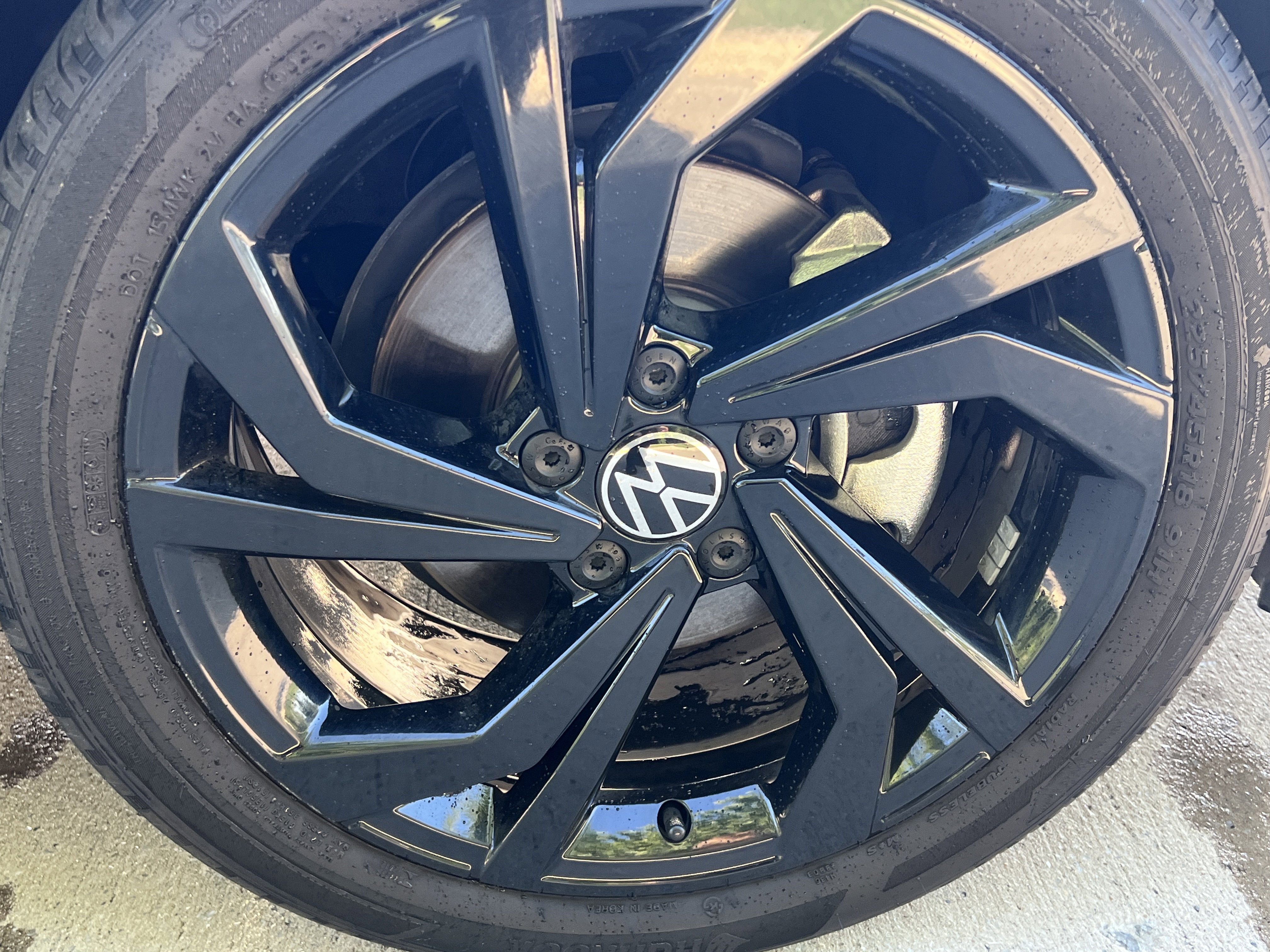 Used 2025 Volkswagen Jetta SE w/ Sunroof Package FWD image 12