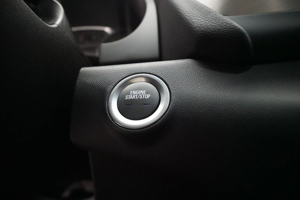 Used 2024 GMC Terrain SLE w/ Driver Convenience Package image 30