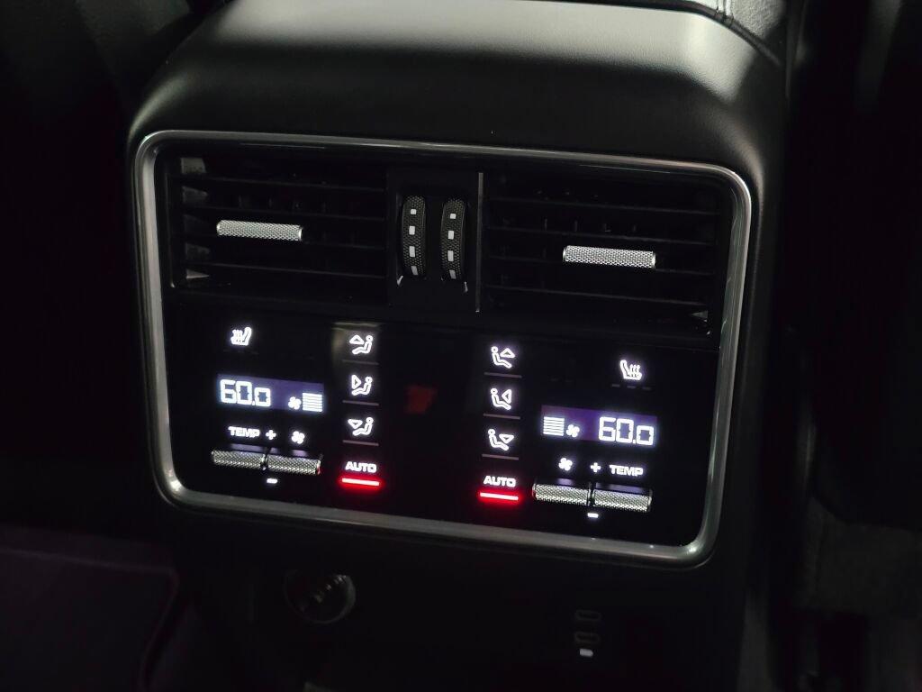 Certified 2023 Porsche Cayenne Platinum Edition AWD/4WD image 25