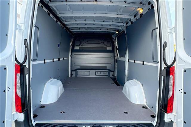 New 2026 Mercedes-Benz Sprinter 2500 image 21