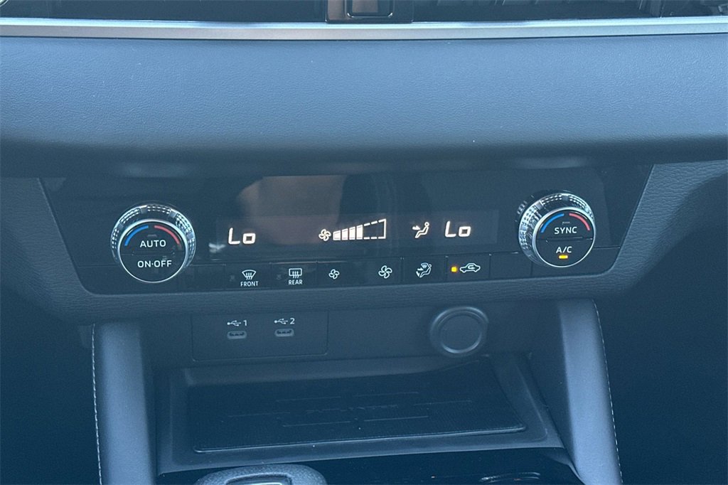 New 2025 Mitsubishi Outlander ES image 21