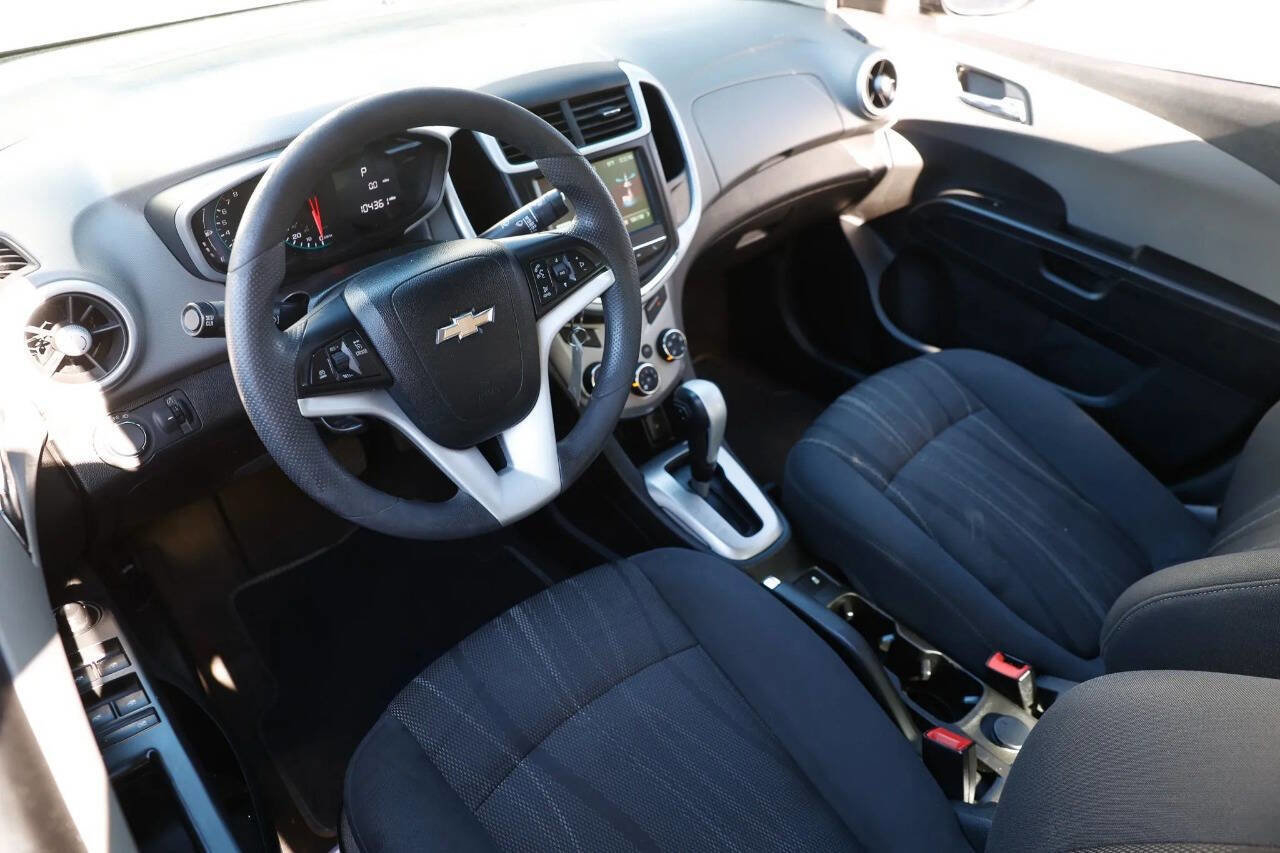 Used 2017 Chevrolet Sonic LT image 31