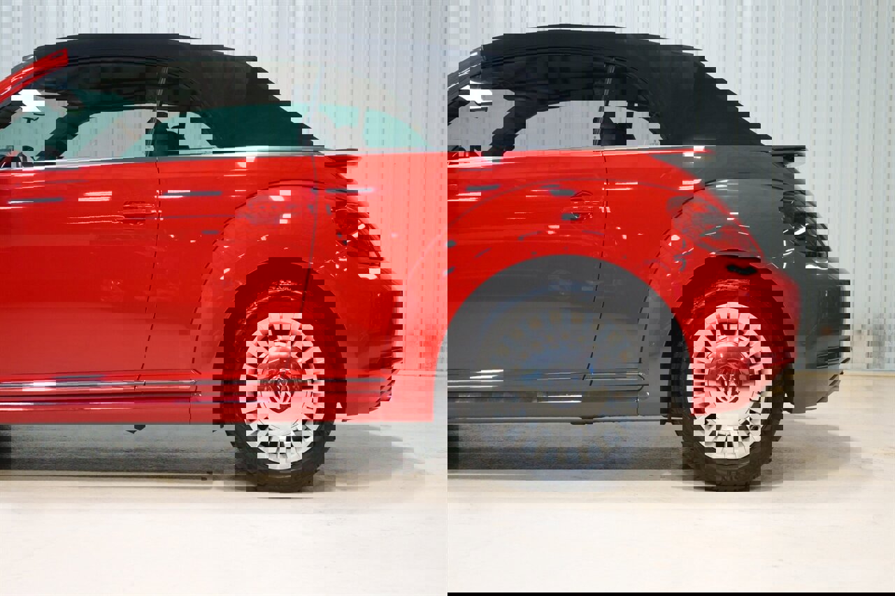 Used 2013 Volkswagen Beetle 2.5 image 4