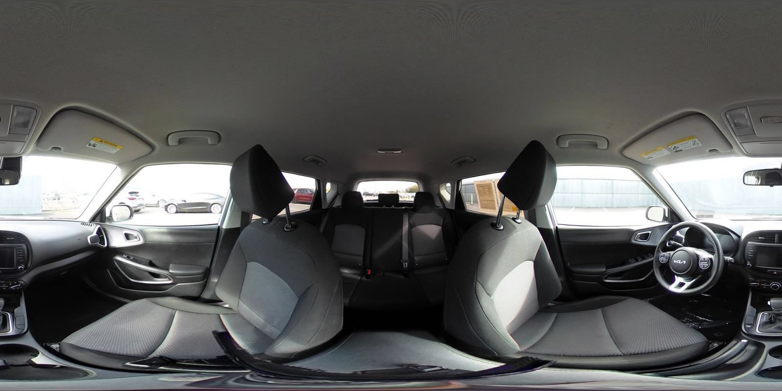 Used 2025 Kia Soul LX w/ LX Technology Package FWD image 39