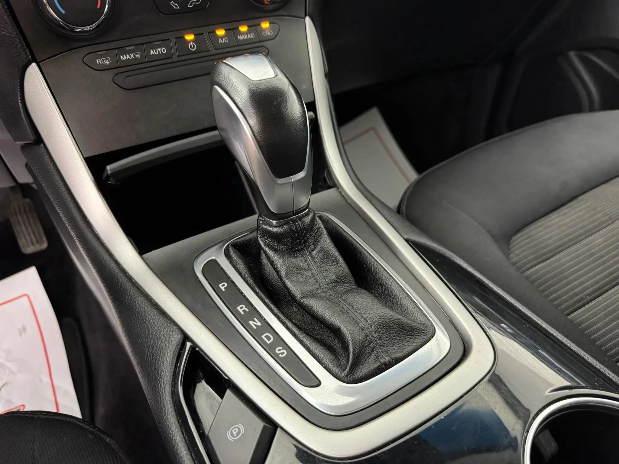 Used 2016 Ford Edge SEL FWD image 21