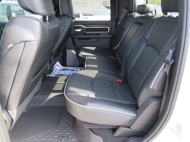 New 2026 RAM 3500 Laramie AWD/4WD image 32