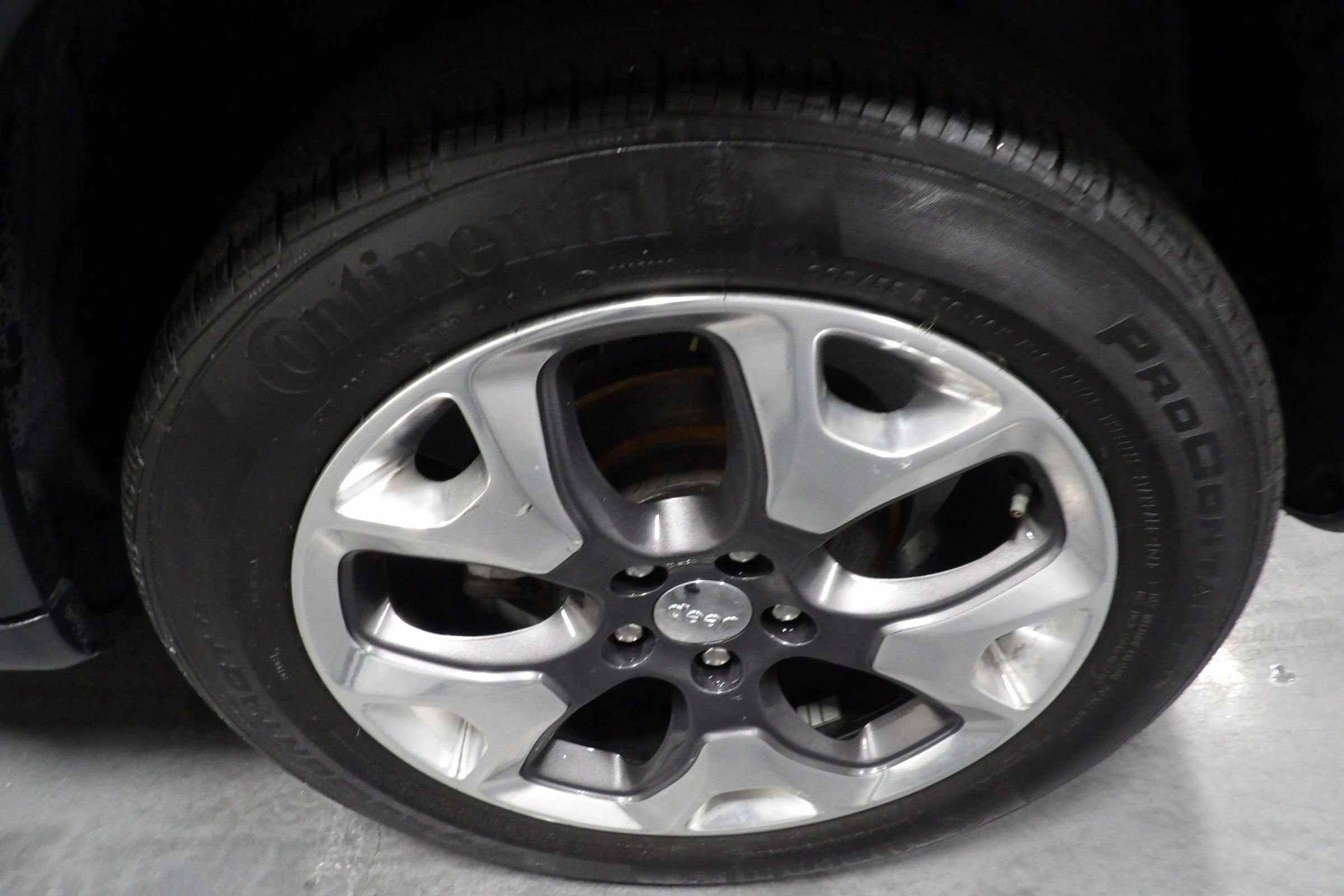 Used 2020 Jeep Compass Latitude FWD image 22