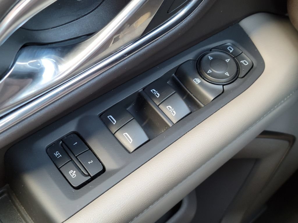 Used 2024 Chevrolet Suburban LT RWD image 25