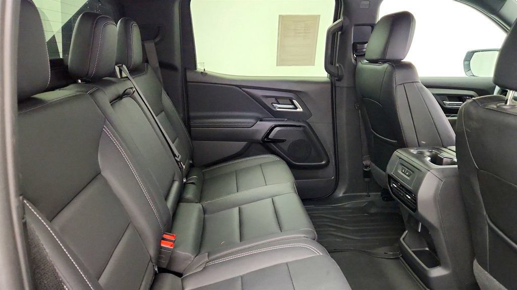 Used 2026 Chevrolet Silverado EV LT AWD/4WD image 21