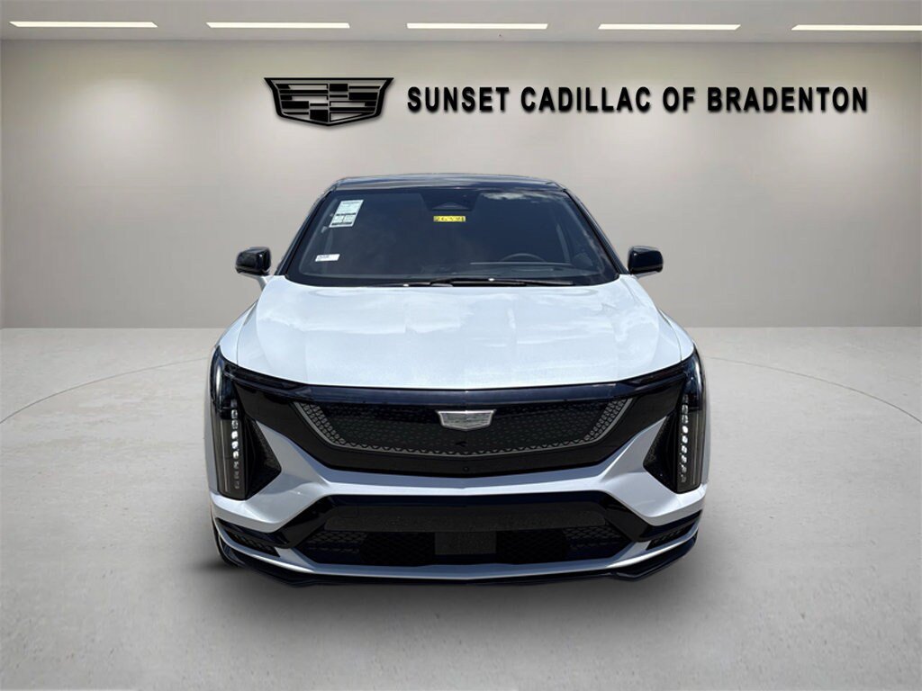 New 2026 Cadillac Optiq V w/ LPO, Floor Liner Package AWD/4WD image 8